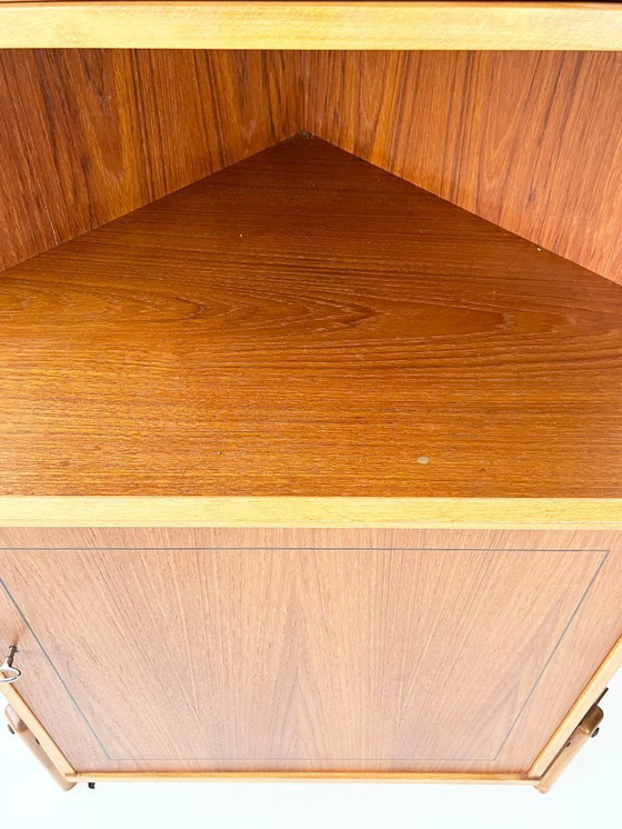 Image 1 of Credenza angolare scandinava d'epoca