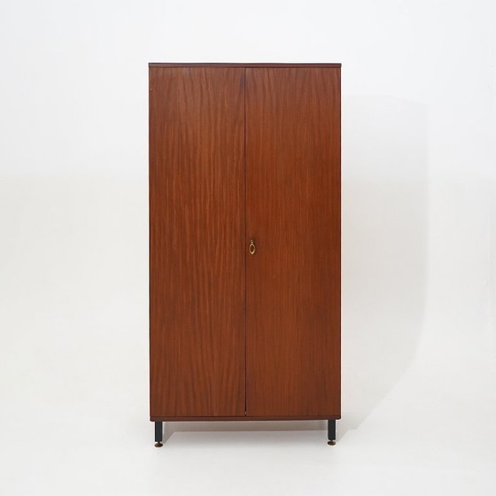 Image 1 of Teakhouten kledingkast met interne planken, jaren 60