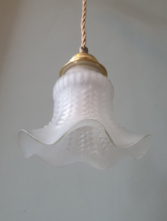 Image 1 of Klassiek Glazen Jaren 30 kapje met frosted glas.