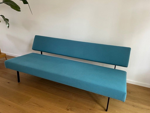 Blauwe (als Mart Visser) bank