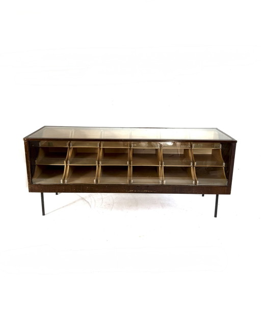 Vintage eikenhouten winkelvitrine/toonbank, Duitsland ‘50