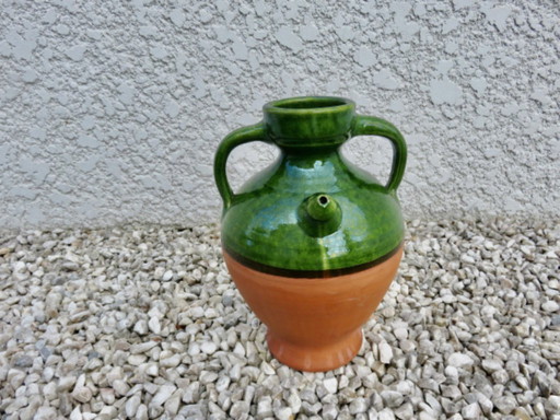 Brocca per l'acqua in terracotta smaltata verde, proveniente dal sud della Francia, anni '50.