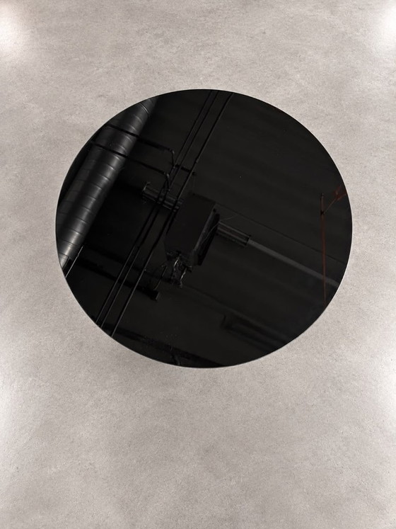 Black glass side table – Metal (photo 4 of 5)