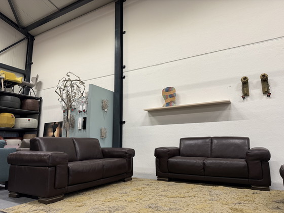 Image 1 of (2) Divano Natuzzi e 2 poltrone Amadeus in pelle marrone