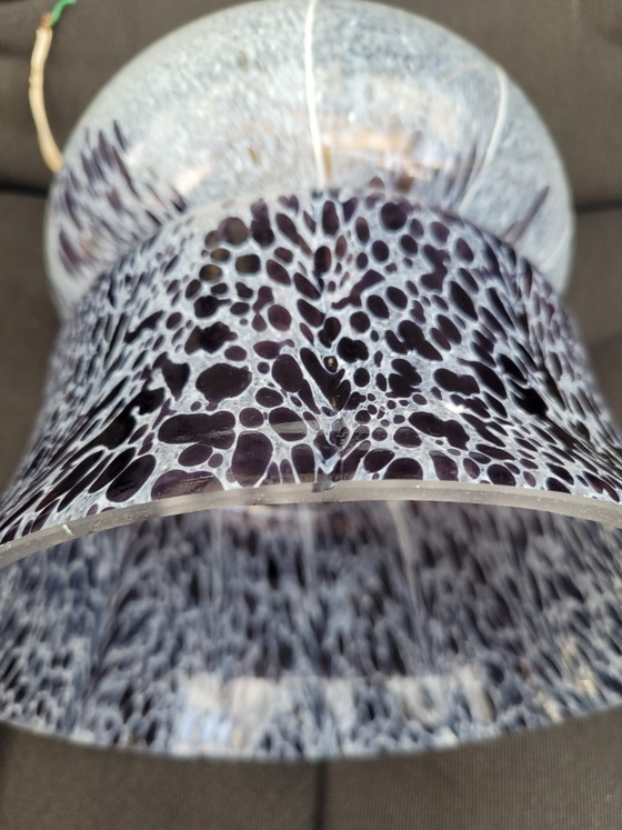 Lampada a sospensione in vetro di Murano soffiato a mano, viola/bianco, vintage anni '70 (photo 4 of 11)
