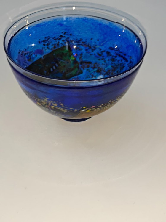 Image 1 of Bol satellite Kosta Boda bleu Bertil Vallien