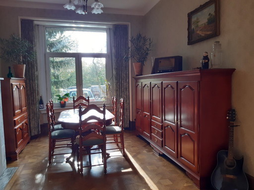 Kersenhouten eetkamer met tafel, 6 stoelen, barkast en buffetkast