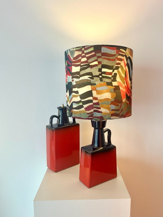 Image 1 of Een lamp in de vorm van een gerecyclede vaas, gemaakt van een zeldzame WGP-vaas van Walter Brecht.