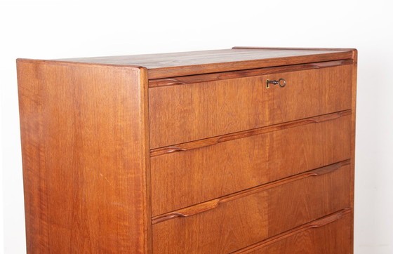 Image 1 of Grande commode Danoise, dite Semainier, 7 tiroirs en teck par Henning Jørgensen pour Fredericia Furniture 1960.