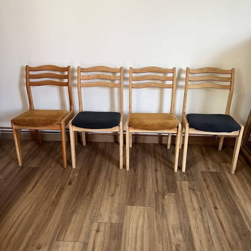 4 chairs in wood and ribbed fabric