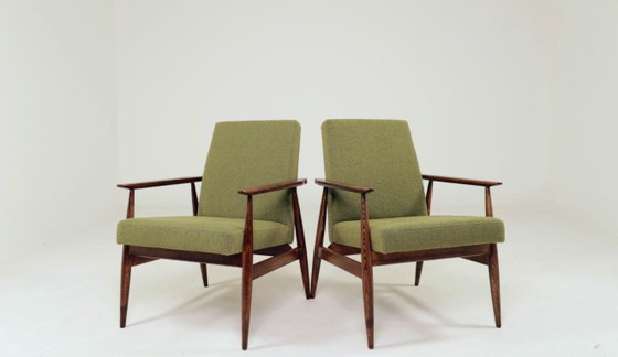 Image 1 of Coppia di poltrone longeve in stile moderno di metà secolo, in bouclé verde oliva intenso