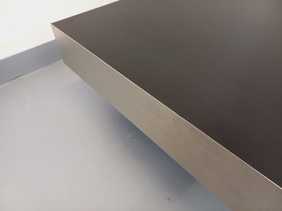 Image 1 of Vintage Willy Rizzo salontafel uit de jaren 70, gemaakt van geborsteld aluminium en zwart laminaat.