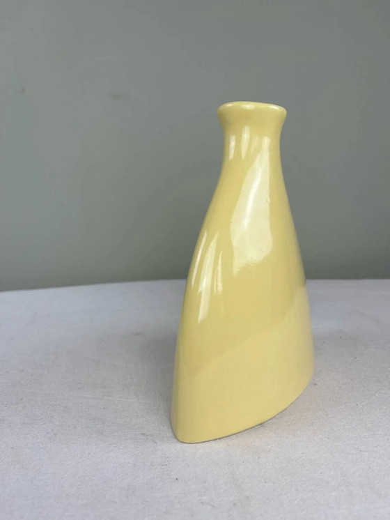 Vase vintage en céramique jaune – Porcelain, Ceramic, Scandinavian (photo 5 of 10)