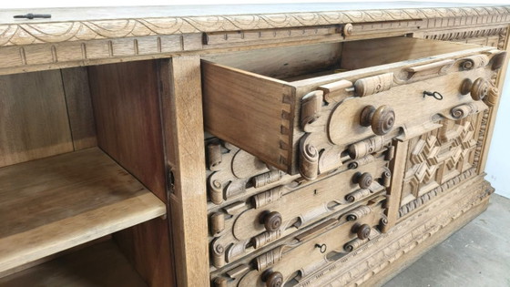 Handgeschnitzte Anrichte – Sideboard, Wood (photo 4 of 5)