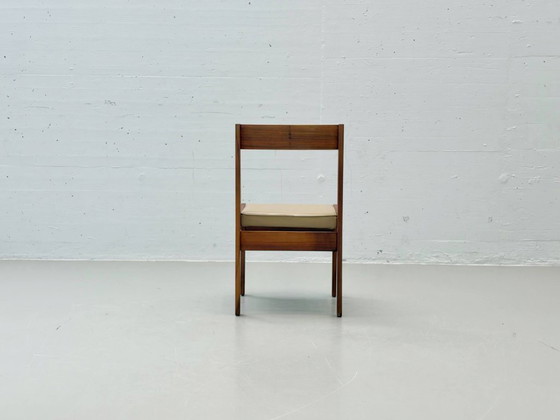 Image 1 of Set aus 8 Skandinavische Esszimmerstühle aus Nussbaum und Leder, 1960er/70er Jahre