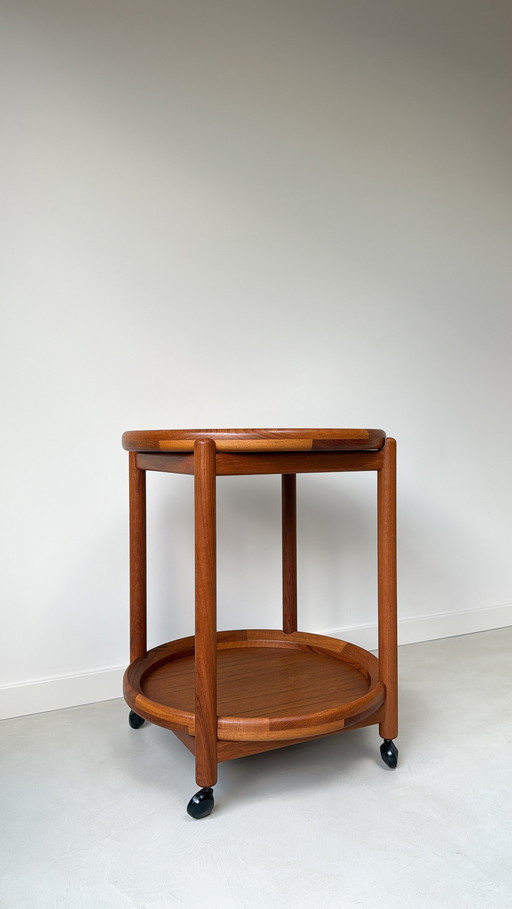 Chariot de service rond vintage danois en teck / chariot de service