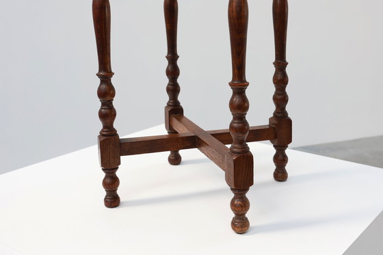 Image 1 of Table d'appoint en chêne à pieds tournés hexagonaux, France, Mid Century, années 1940