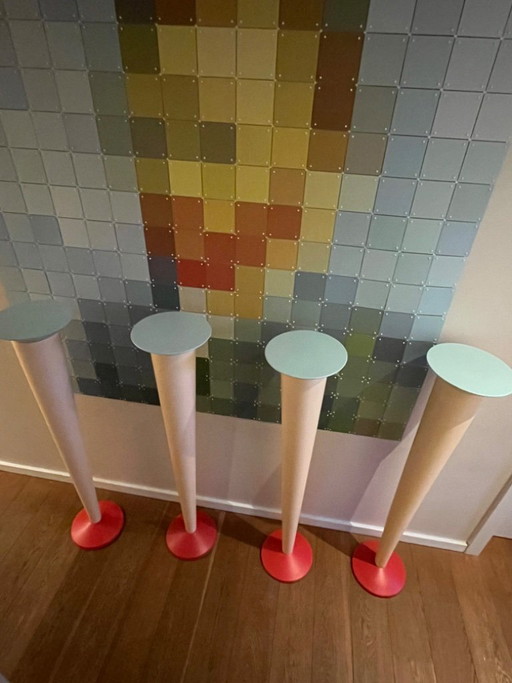 Lot de 4 Tables d'appoint Postmodernes Socles / Colonnes de Galerie Style Memphis – Pièces Uniques de Menuisier