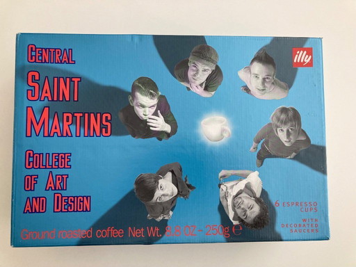 lly collection 2000 espresso Central Saint Martins - Neil Aitken, Ross Cooper. Originele geschenkdoos. Originele brochure. 6 Ill