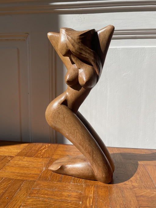 Sculpture femme sirène en bois élégante