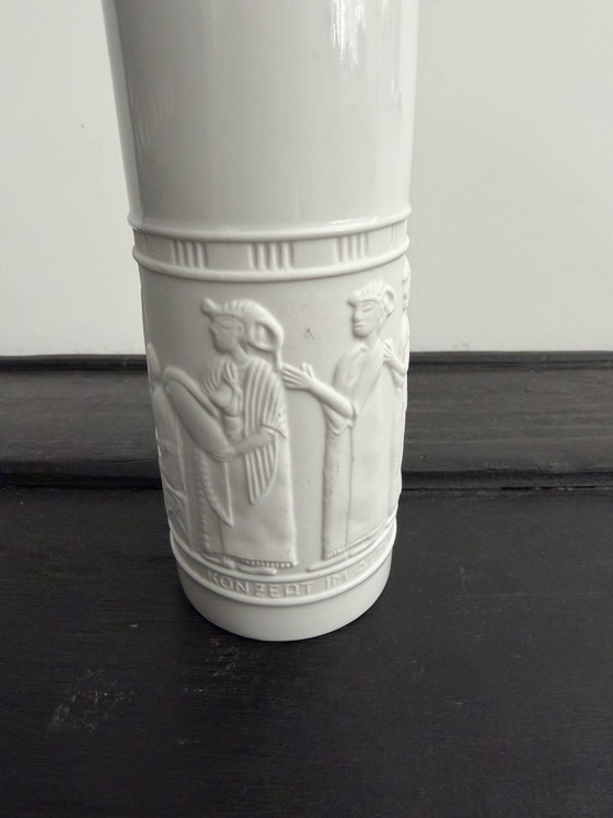 Special KPM Bavaria porcelain vase – “Konzert Im Alten Ägypten” – relief (model 1092/21) (photo 3 of 10)