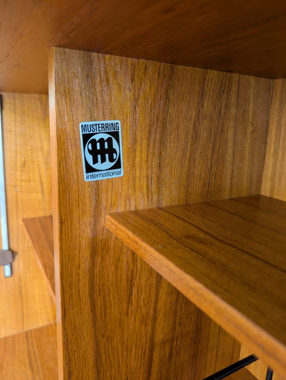 Image 1 of Credenza alta vintage, metà del secolo scorso