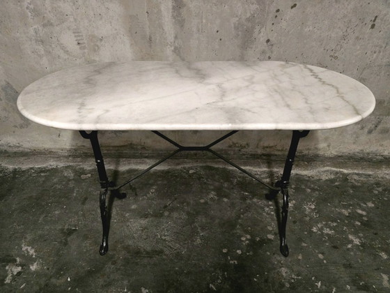 Table bistrot ovale en marbre blanc et piètement en fonte noire - 120 cm – Tables de salle à manger, Marble (photo 2 of 10)