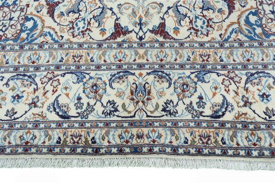 Image 1 of Handgeknoopt Nain 9La met zijde - Oosters tapijt 315 x 208 cm - Fijn & Elegant