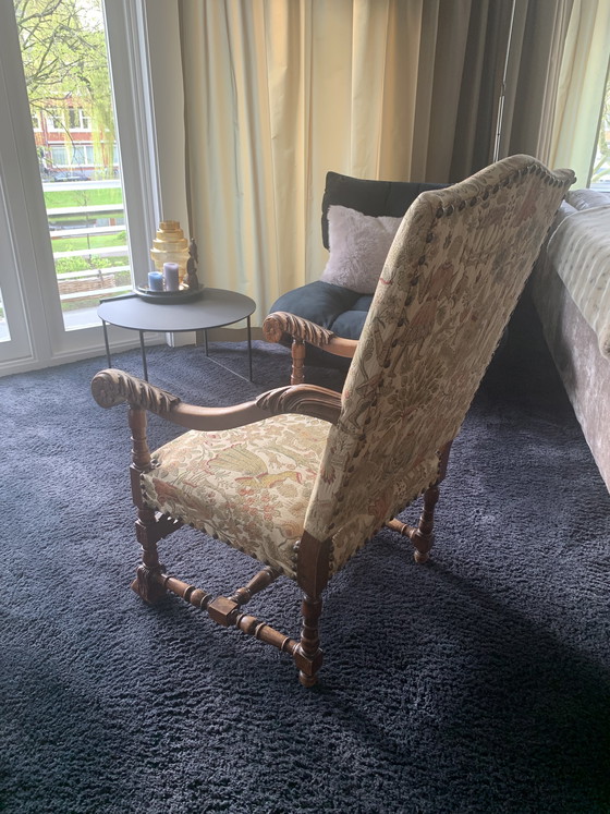 Image 1 of Antiker Ritterstuhl in sehr schönem Zustand