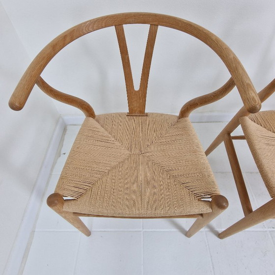 Image 1 of Hans J. Wegner CH24 Wishbone Chairs van Carl Hansen & Søn, Denemarken, set van 5