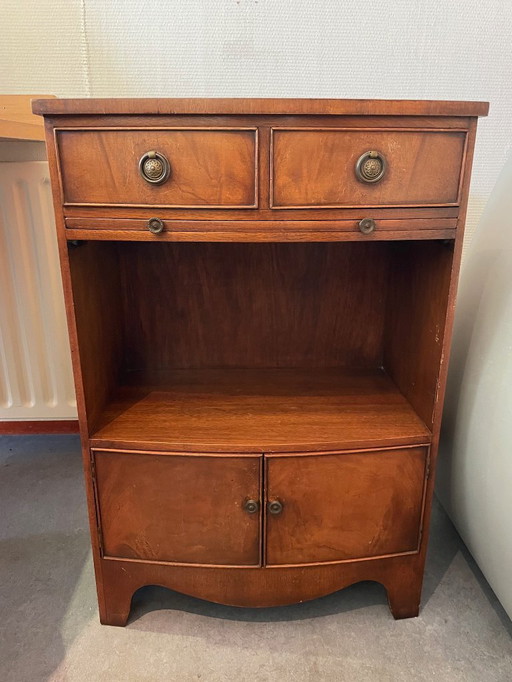 Demi-meuble classique en bois avec tiroirs et portes