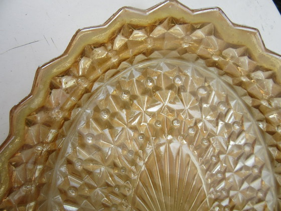 Plateau de service ovale en verre pressé Art Déco style Fenton, motif carnaval – Accessoires de table, Glass (photo 6 of 13)