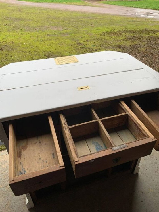 Image 1 of Contatore bianco con meccanismo per monete in ottone