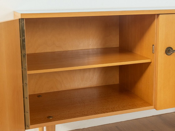 Image 1 of Klassiek dressoir uit de jaren 50