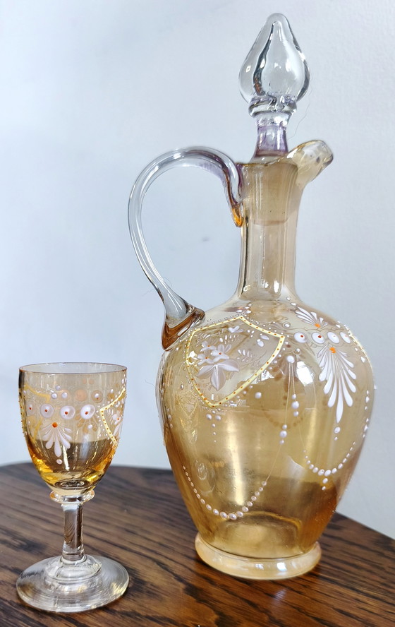 Wunderschöne Antike Böhmische Bernsteinfarbene Glaskaraffe & Likörglas-Set – Handbemaltes Hoch-Email, ca. (photo 5 of 12)