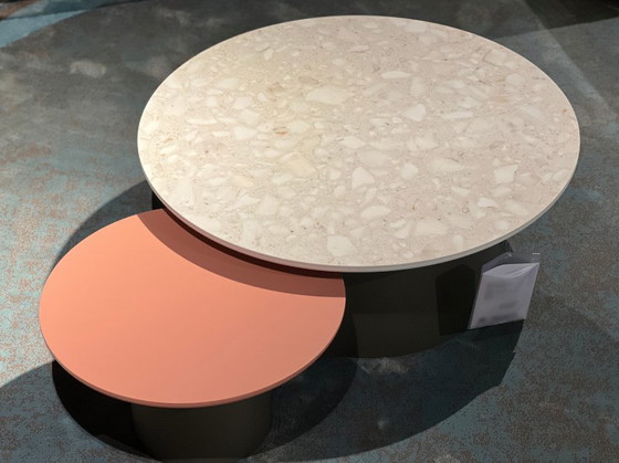 Image 1 of Pode Flowy coffee table