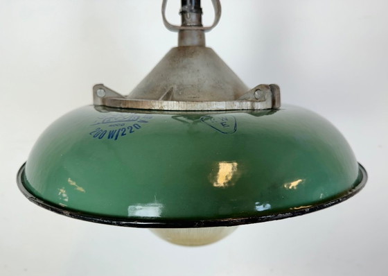 Image 1 of Lampada a sospensione in ghisa smaltata verde industriale, anni '60