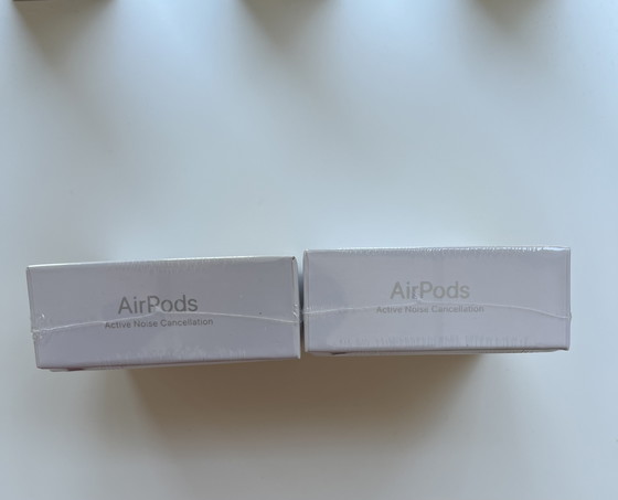 Image 1 of AirPods Pro 4