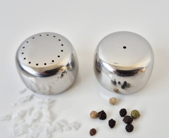Salz- und Pfefferstreuer von Henning Koppel für Georg Jensen, aus Edelstahl 1960er, 2er Set – Küchenzubehör (photo 3 of 7)