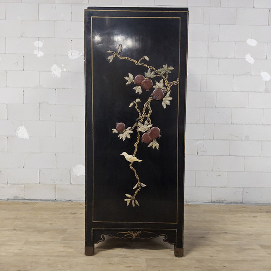 Image 1 of Armoire chinoise vintage en laque oiseaux fleurs (stéatite) armoire bohème / armoire orientale / armoire asiatique