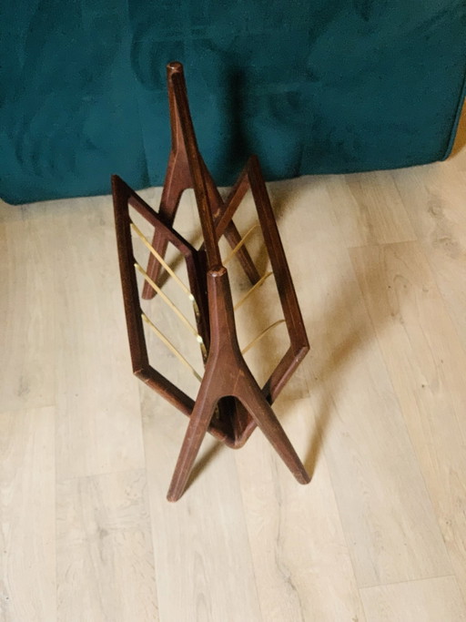 Italian Mid-Century Magazine rack in Solid Wood & Brass – In the style of Ico Parisi / Cesare Lacca – Milan, c. 1950