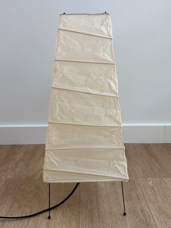 Image 1 of Pair of vintage Isamu Noguchi Akari 4N table lamps with original WB Form box
