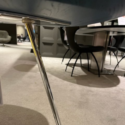 Image 1 of Leolux Liliom side table