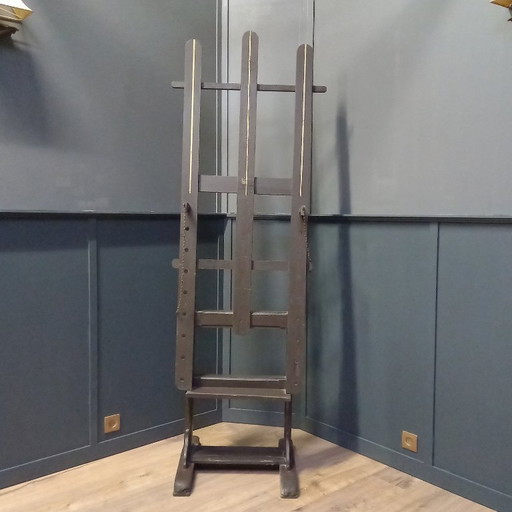 Vintage sturdy easel