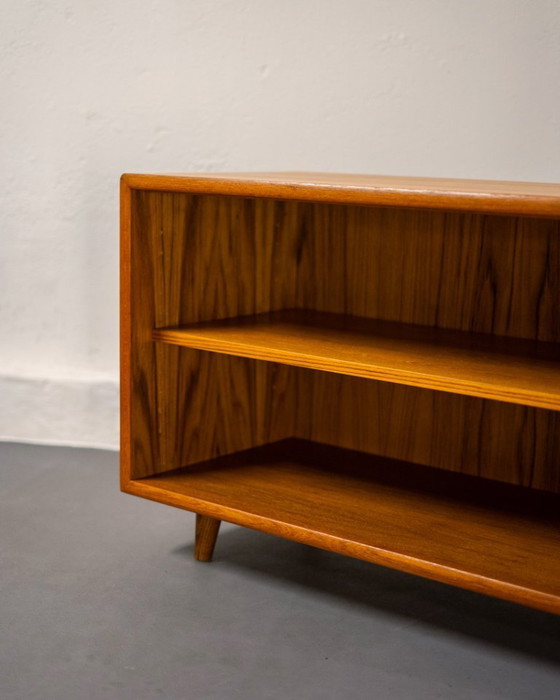 Image 1 of Estantería baja Mid Century de teca