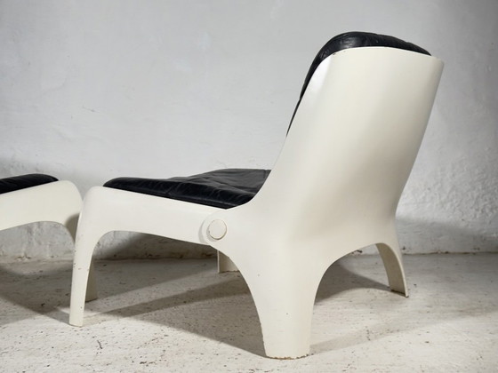 Iconiche poltrone lounge in fibra di vetro degli anni '70, in stile "era spaziale", di Carl Straub. (photo 3 of 14)