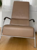 Poltrona Mirakel di Harvink Design in pelle marrone chiaro