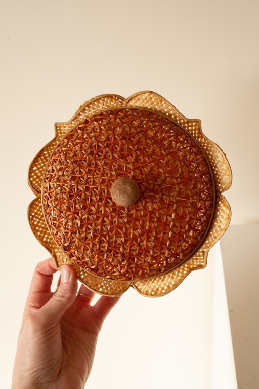 Boîte vintage en osier tressé à la main avec couvercle