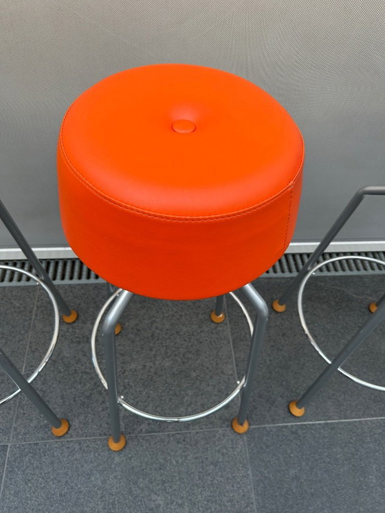 3 taburetes de bar estilo Memphis. – Javier mariscal, Leather (photo 10 of 13)
