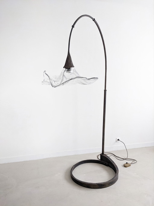 Lámpara de pie Lothar Klute XL de bronce con forma de flor